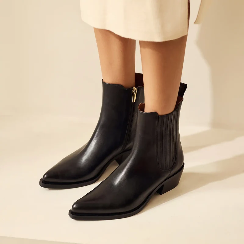Isabel Bernard Bottes Amandine en cuir de veau noir IB53010-001-38