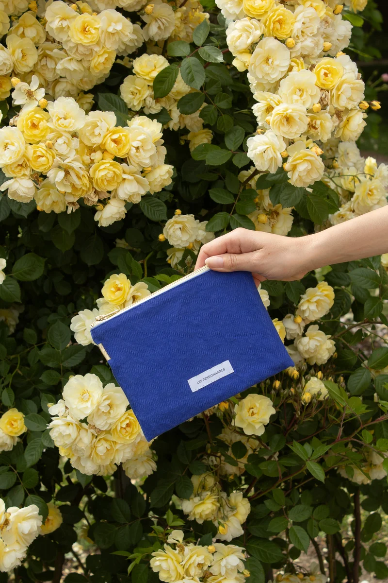 Petite pochette en toile de coton bio bleu outremer