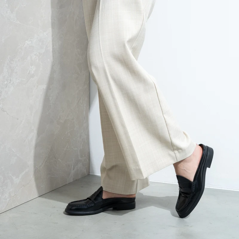 Isabel Bernard Vendôme Blandine mules noires en cuir spazzolato IB51016-601-35