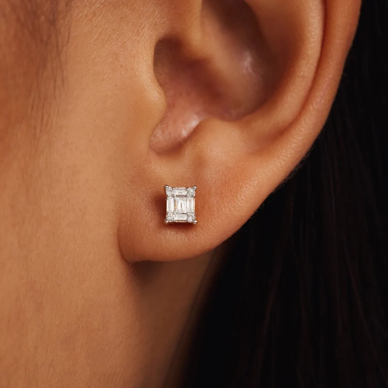 Isabel Bernard De la Paix Clous d'oreilles De la Paix Maxime en or blanc 14 carats avec diamant 0,22 carat IBD360031
