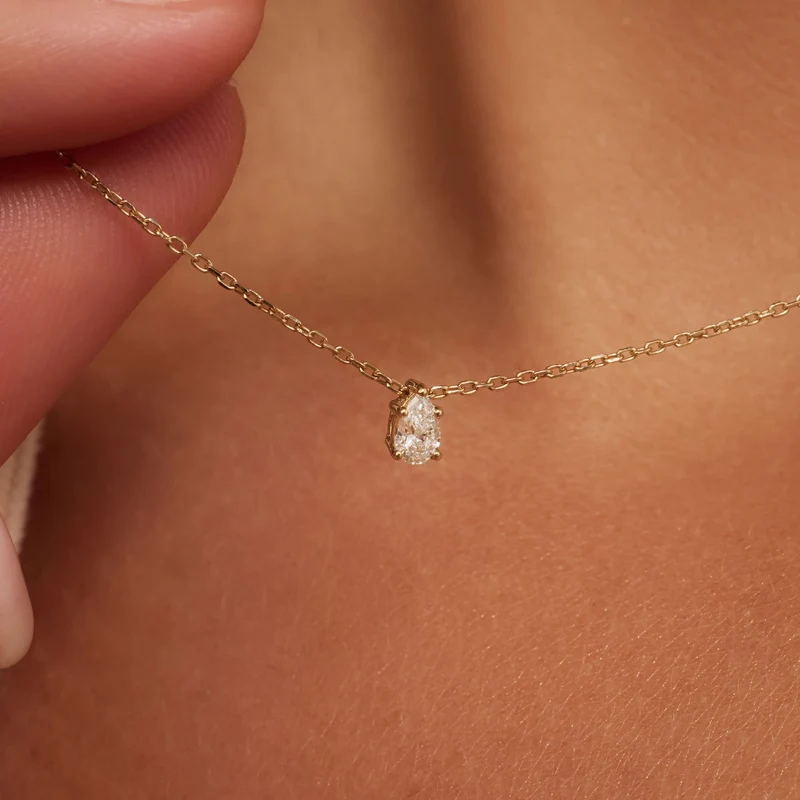 Isabel Bernard De la Paix Collier De la Paix Eloise en or 14 carats avec diamant 0,1 carat IBD350025