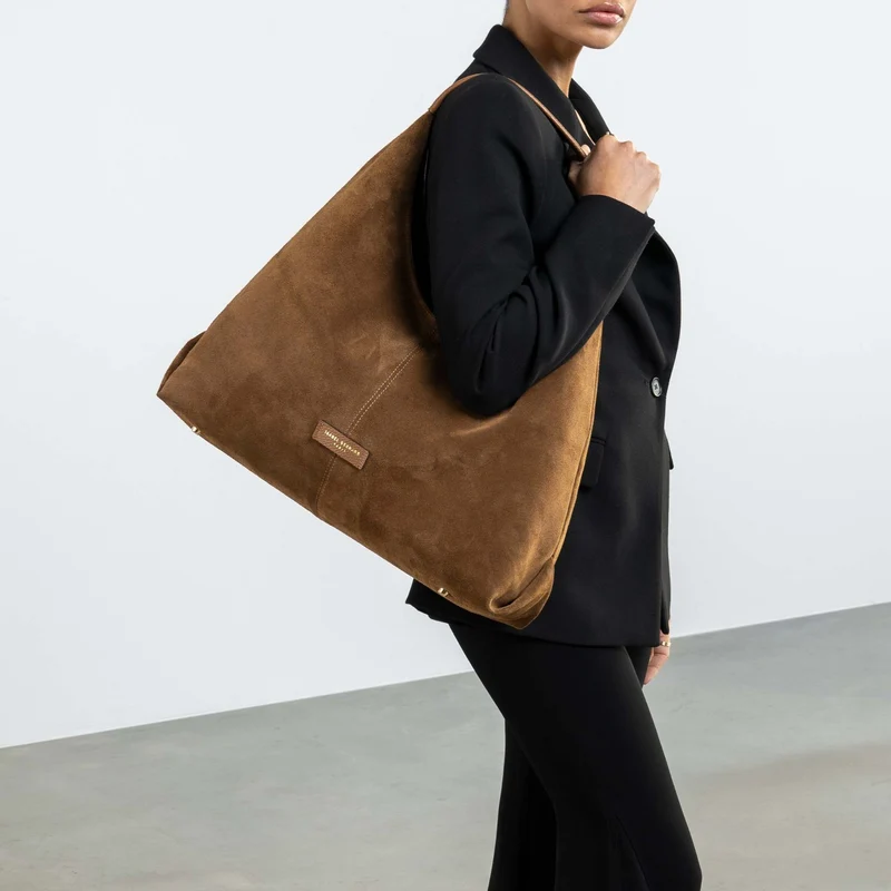 Isabel Bernard Honoré Grace sac bandoulière en suède marron IB25093-130