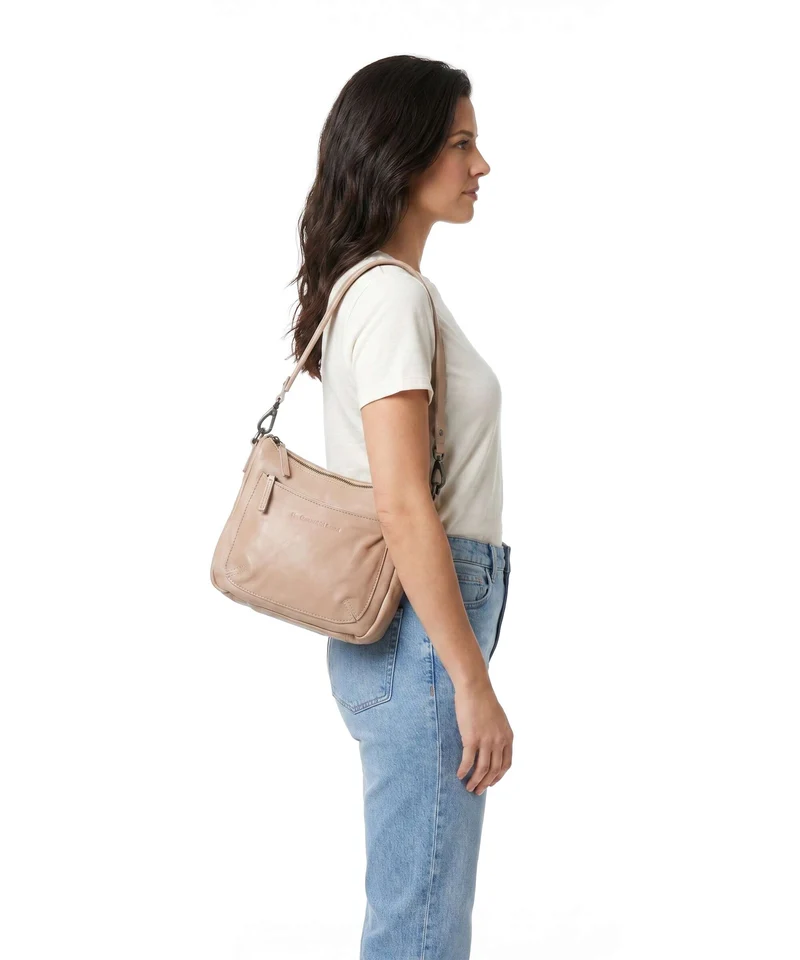 The Chesterfield Brand Washed Waxed Cow Caroline Sac bandoulière beige