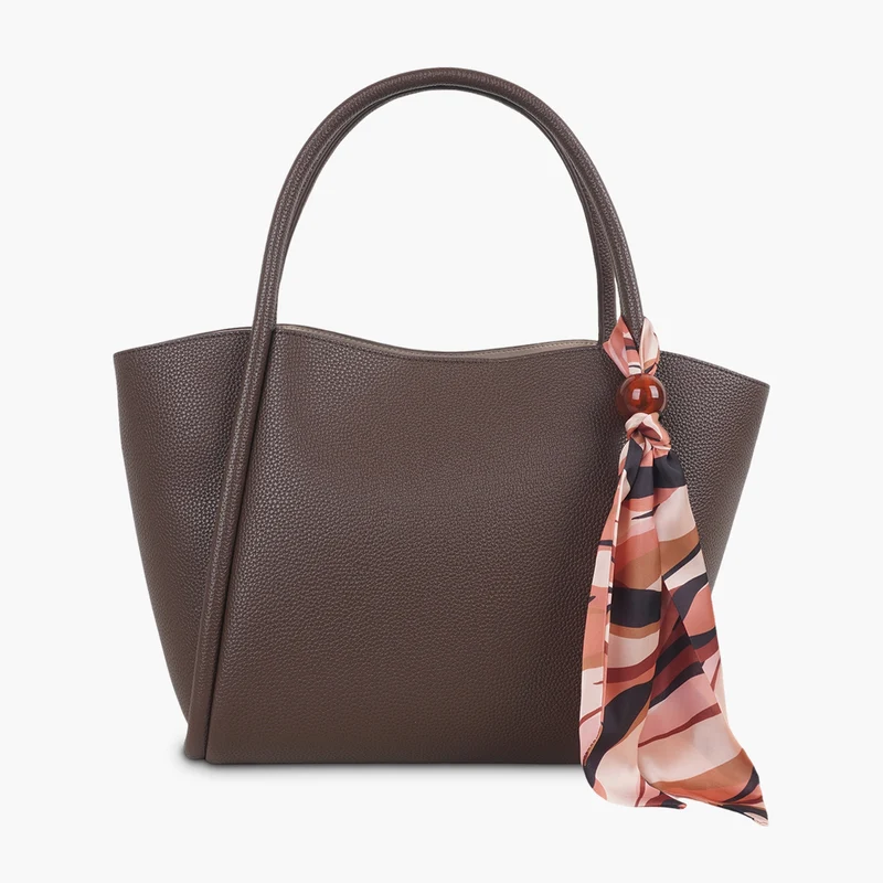 Cabas marron avec foulard