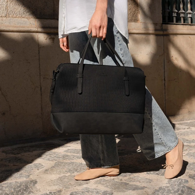 Violet Hamden Essential Bag Sac à Épaule Noir avec Compartiment pour Ordinateur Portable 13 pouces VH25034