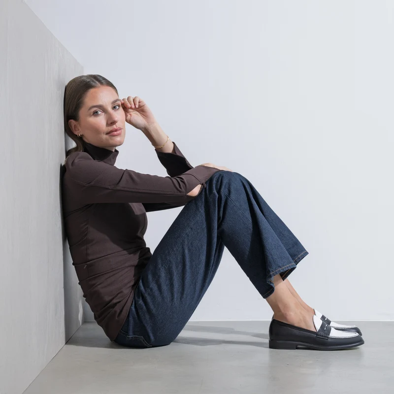 Isabel Bernard Mocassins Vendôme Blandine en cuir de veau noir et blanc IB51015-10176-37