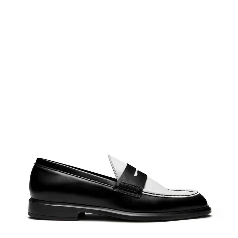 Isabel Bernard Mocassins Vendôme Blandine en cuir de veau noir et blanc IB51015-10176-37