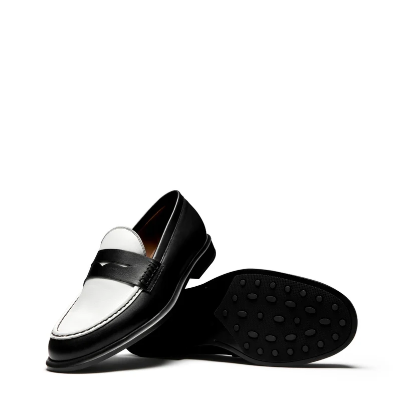Isabel Bernard Mocassins Vendôme Blandine en cuir de veau noir et blanc IB51015-10176-37