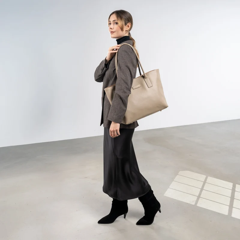 Isabel Bernard Honoré Elin Taupe Sac À Épaule En Cuir De Veau IB25111-078