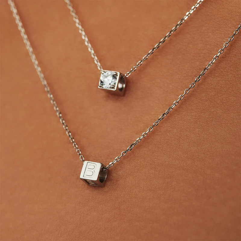 Isabel Bernard Saint Germain Falie breloque cube en Or blanc 14 carats IB350048