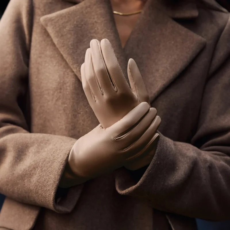 Isabel Bernard Honoré Eleanor taupe goatskin leather gloves IB67000-378-6.5