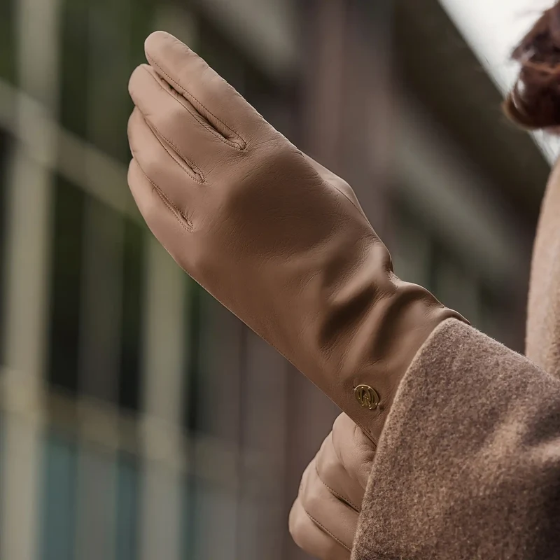 Isabel Bernard Honoré Eleanor taupe goatskin leather gloves IB67000-378-6.5