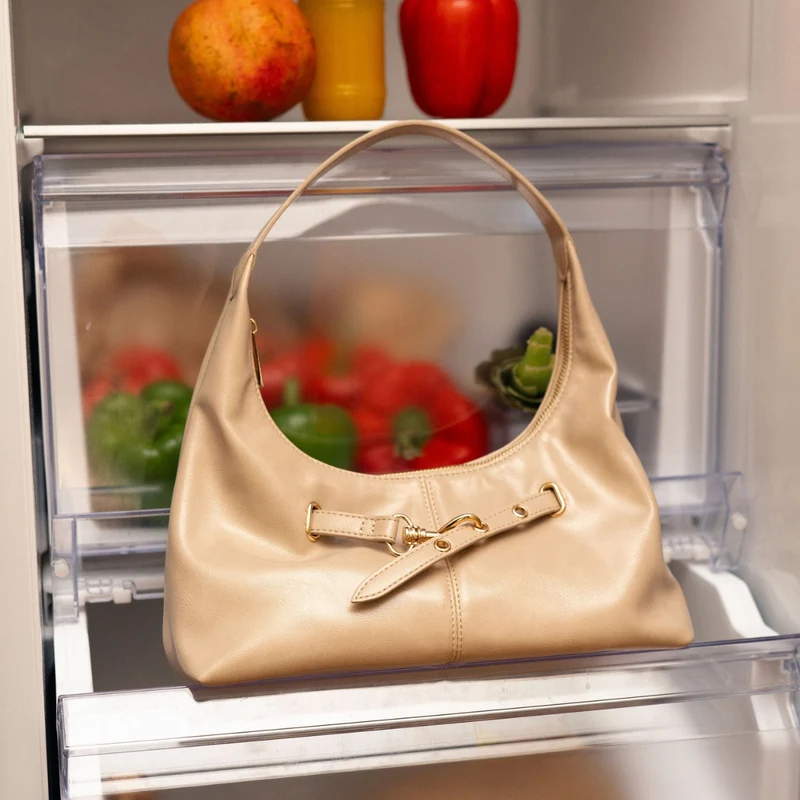 Sac hobo effet cuir brillant
