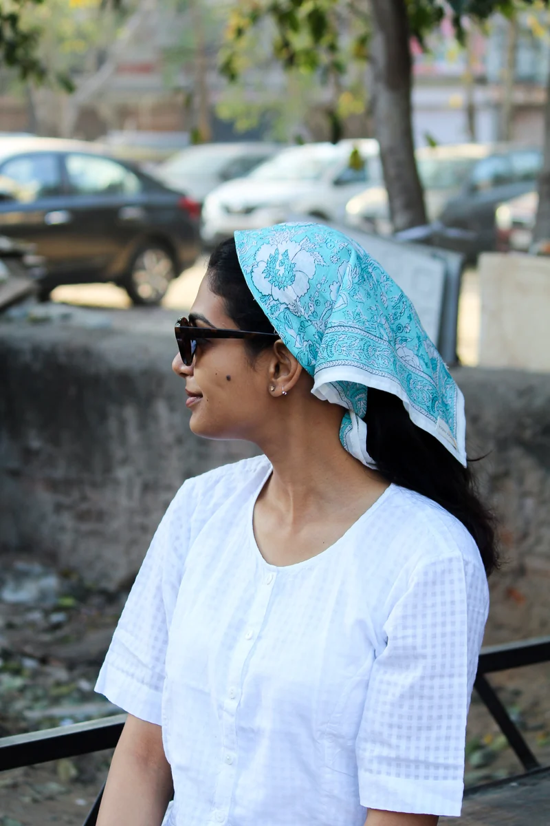 Cheich Panjim 75x75 cm – Foulard en voile de coton Block Print turquoise floral