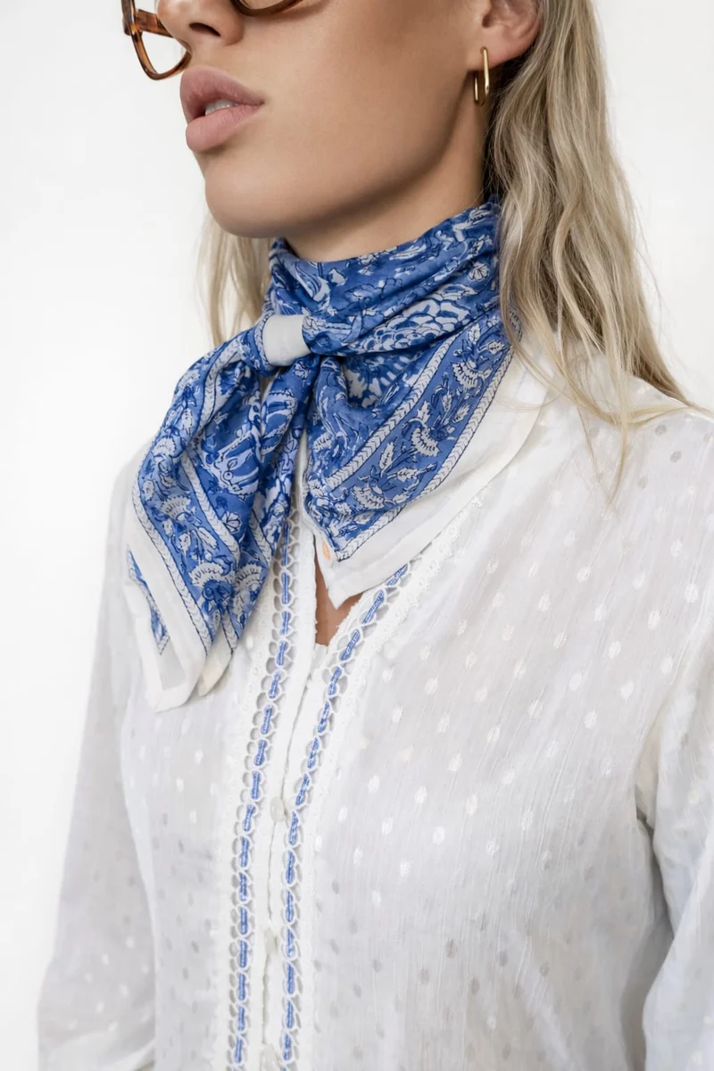 Cheich Nagpur 75x75 cm – Foulard en voile de coton Block Print bleu floral