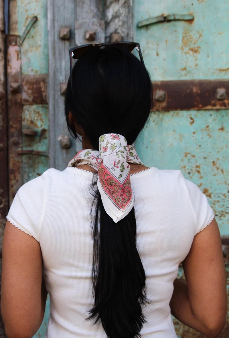 Bandana Kolkata 50 x 50 cm — Coton Block Print floral rose et vert
