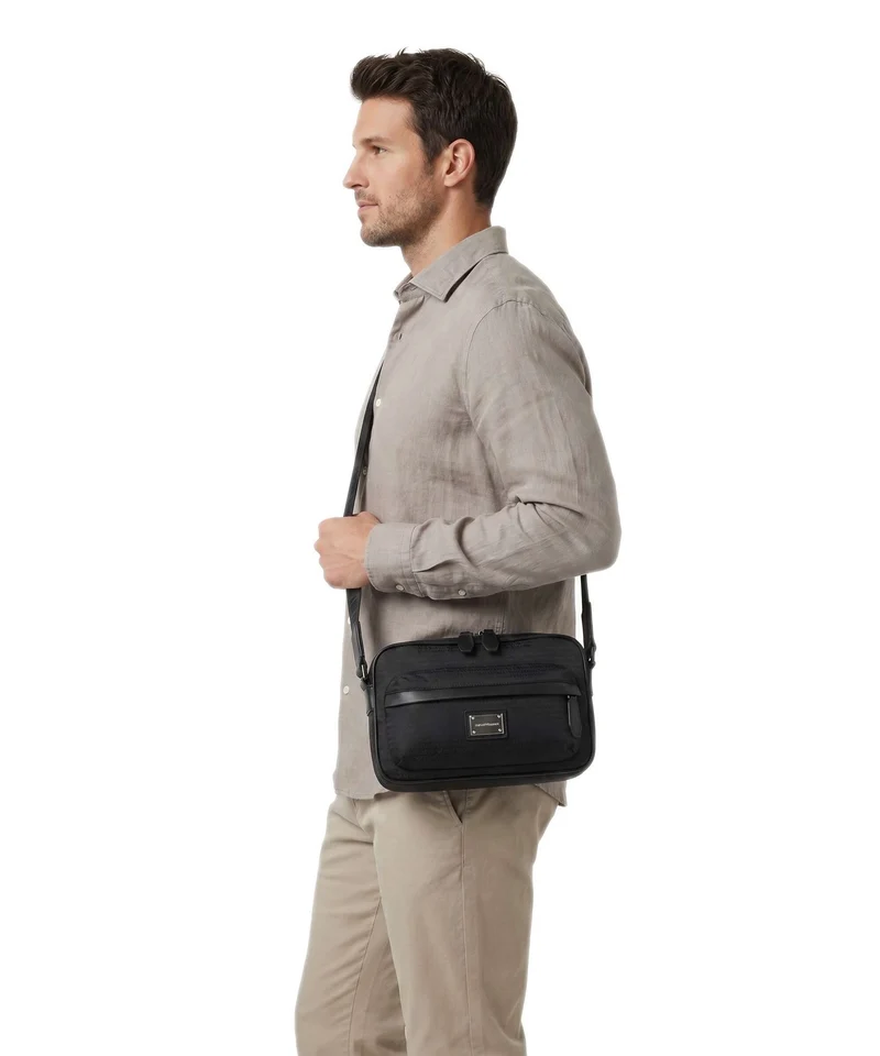 Emporio Armani Monogram Sac bandoulière black beauty