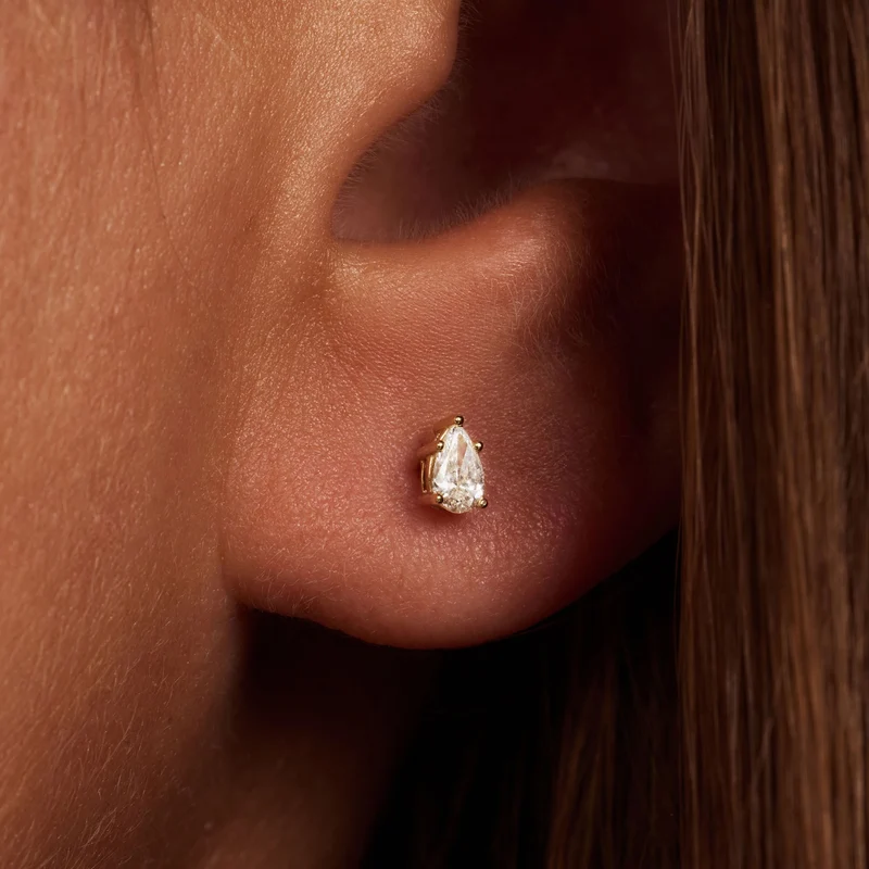 Isabel Bernard De la Paix Clous d'oreilles De la Paix Eloise en or 14 carats avec diamant 0,2 carat IBD360036