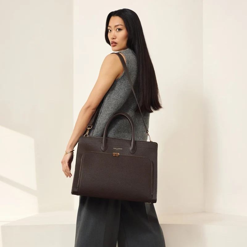Isabel Bernard Sac à main Nadine en cuir de veau marron avec compartiment pour ordinateur portable IB25087