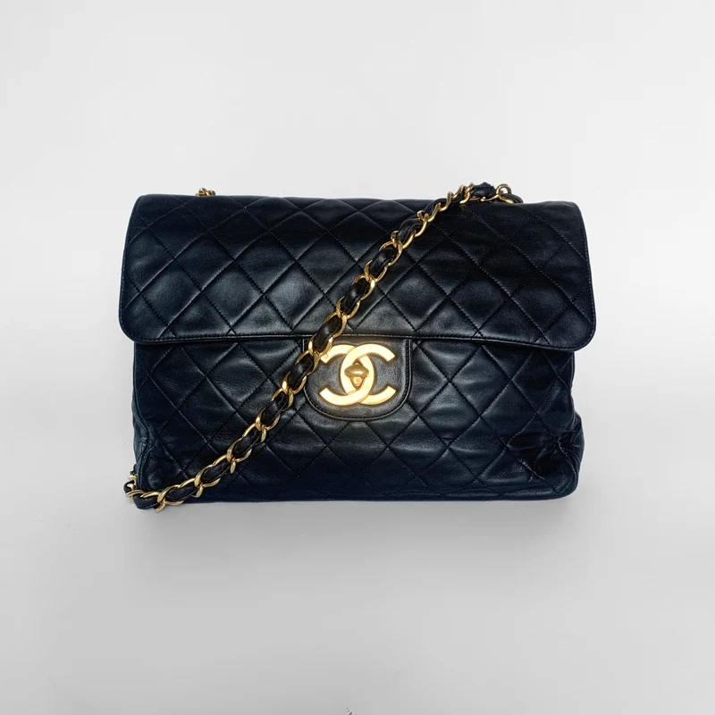 Chanel Classic Flap Bag Maxi cuir d'agneau