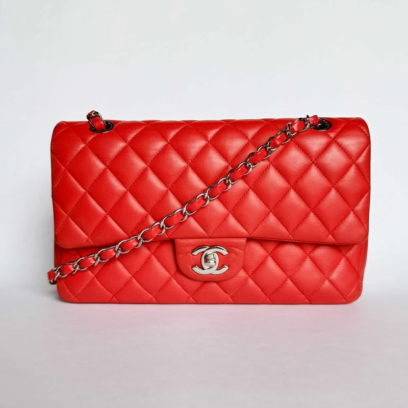 Chanel Classic Flap Bag Cuir d'agneau moyen